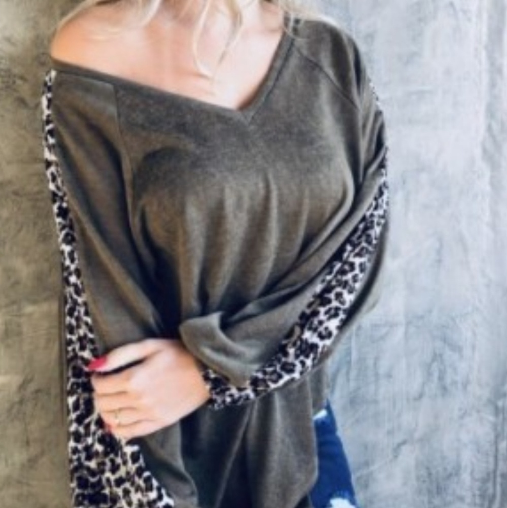 Leopard print shirt v-neck